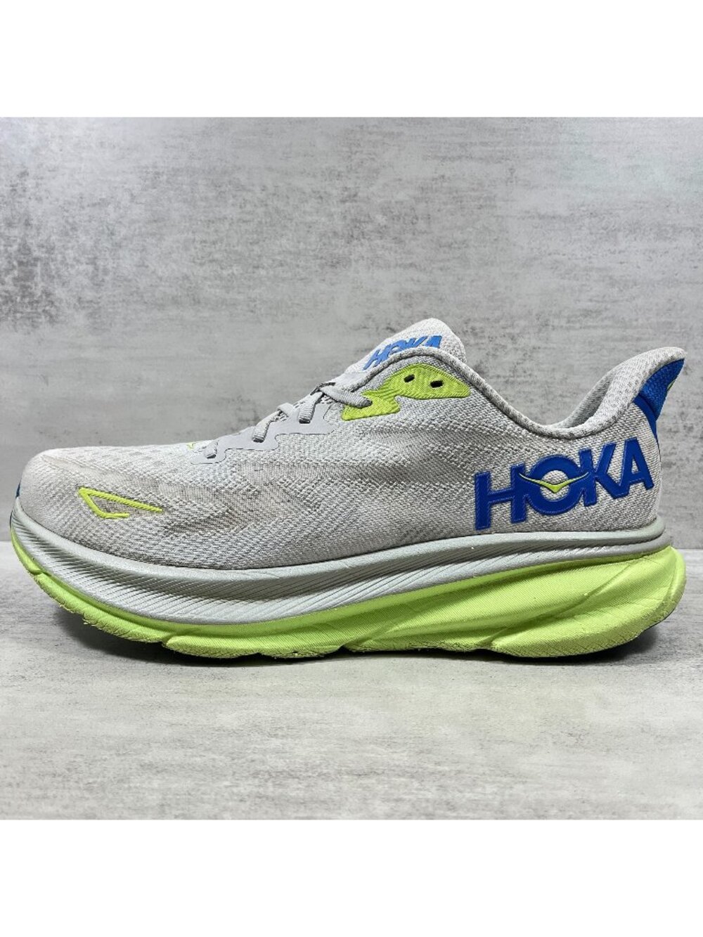 Hoka One One Clifton 9 Running Shoes - Men's Size 12 2E Wide - Gray